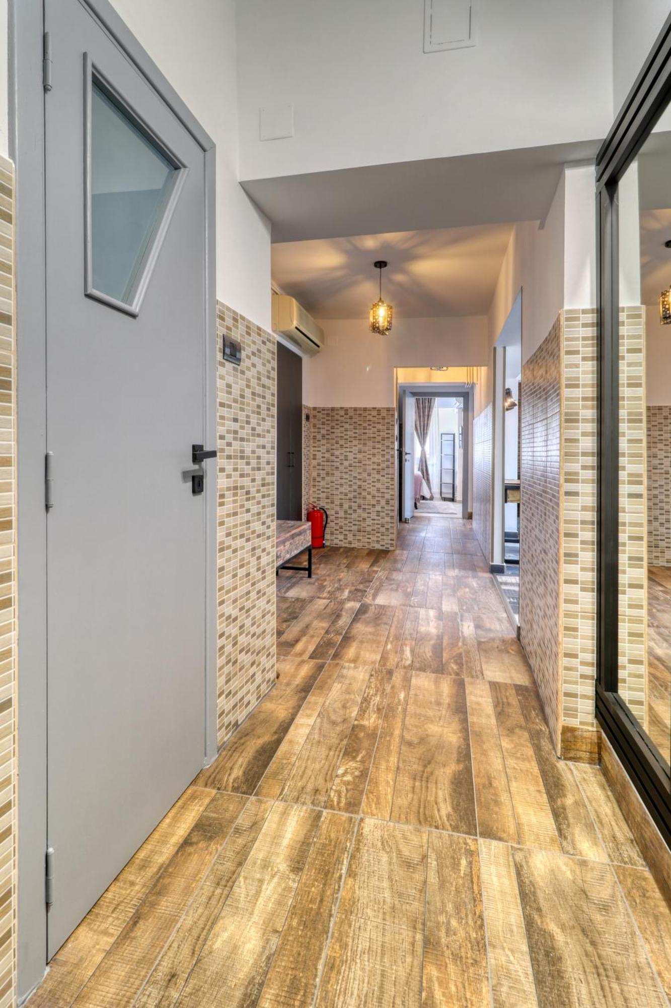 Rdi Elegance Apartment Downtown ブカレスト エクステリア 写真