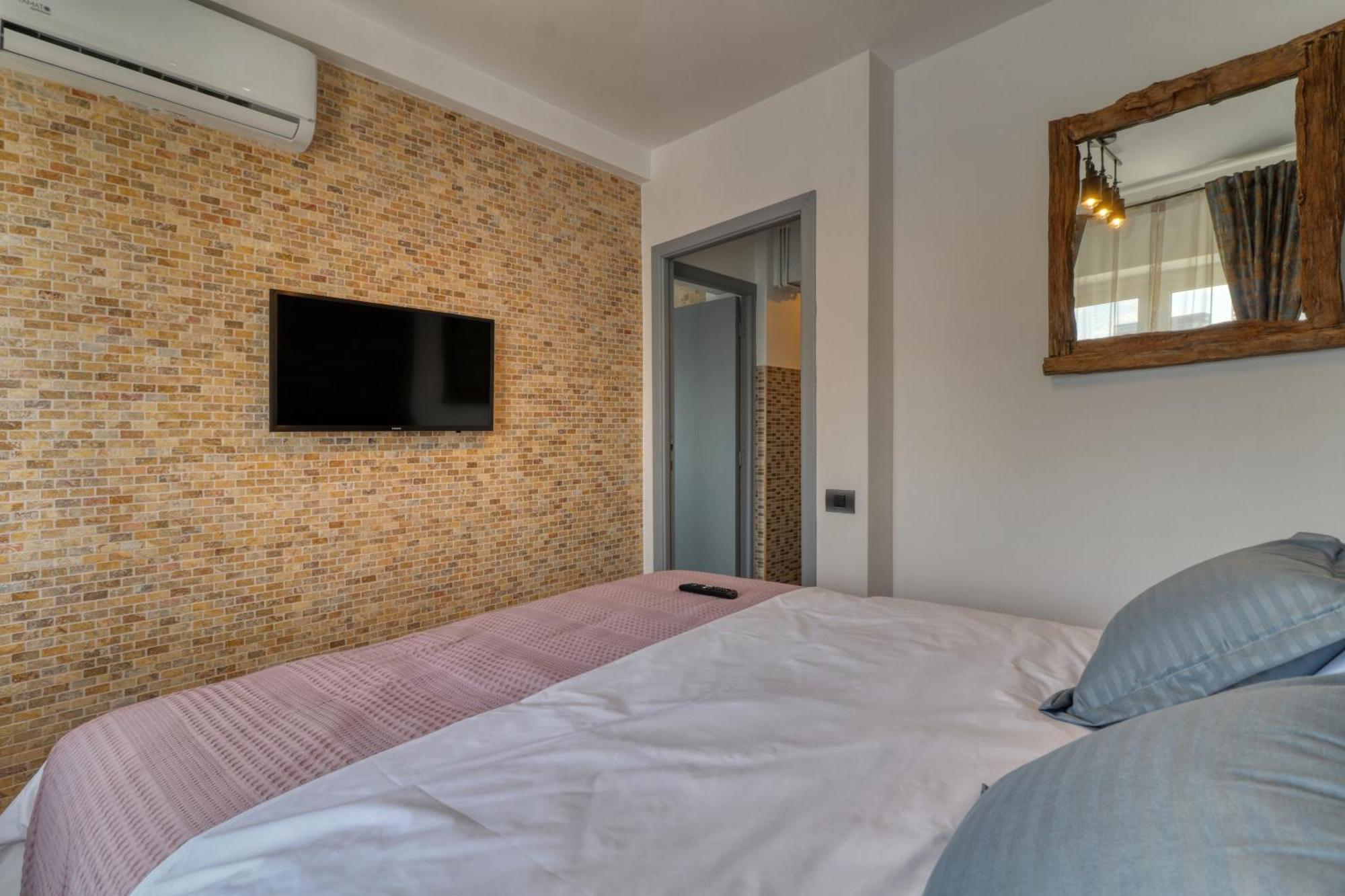 Rdi Elegance Apartment Downtown ブカレスト エクステリア 写真