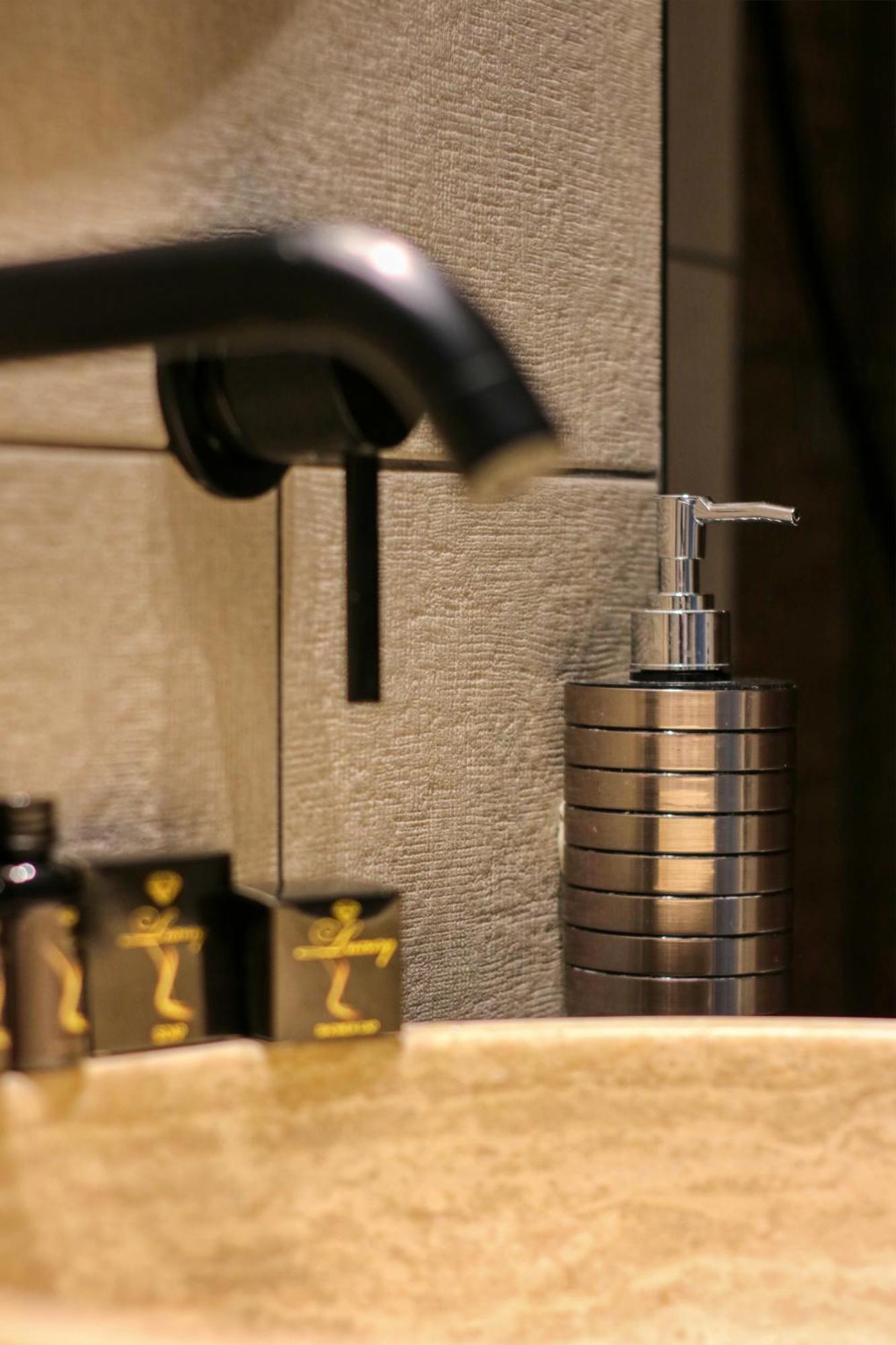 Rdi Elegance Apartment Downtown ブカレスト エクステリア 写真